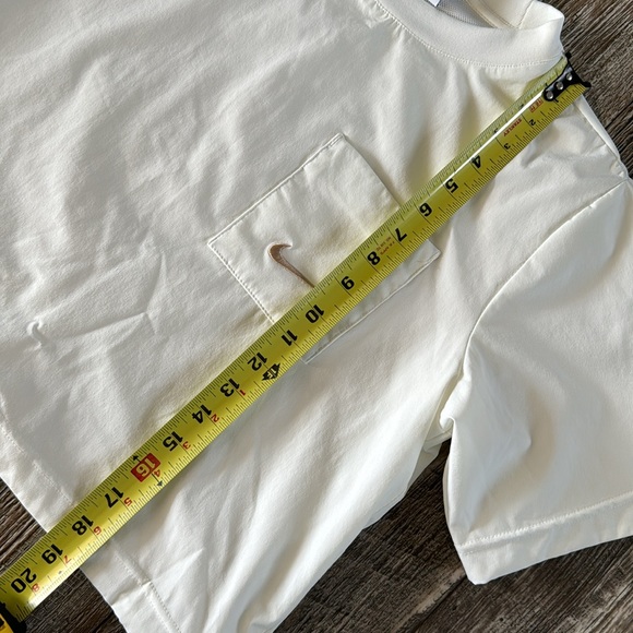 🌟Nike 🌟Beautiful Beige 🌟Workout Top, Small - Picture 10 of 11